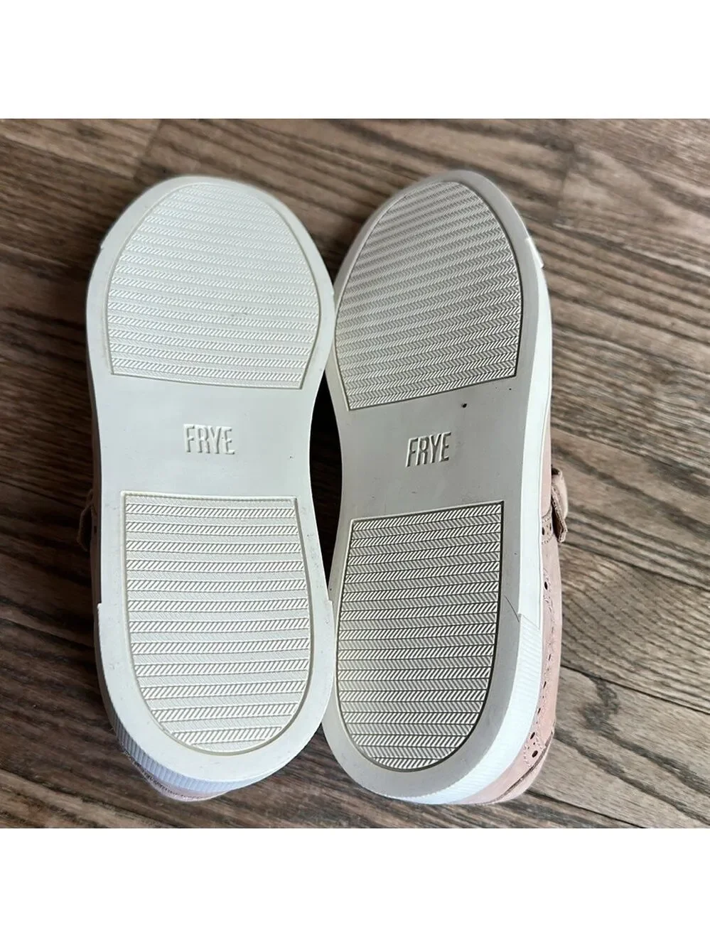 Frye  Gemma Kiltie sneakers Blush pink suede wingtip styling Size 7 new no box